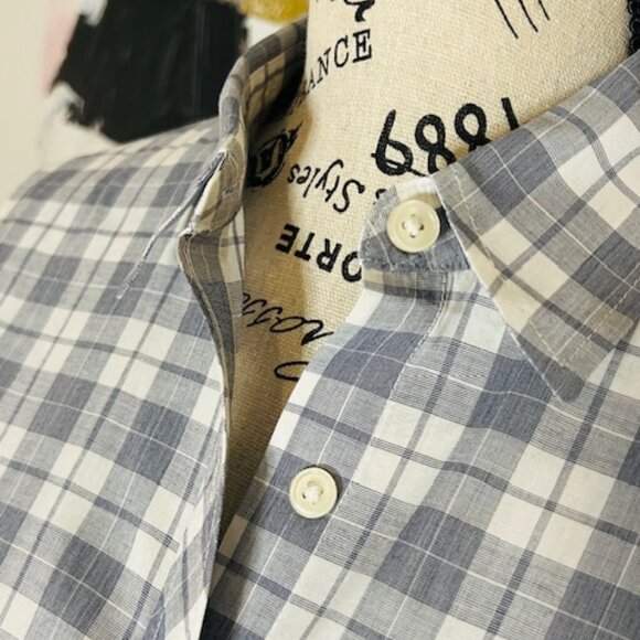 CLEARANCE!  Banana Republic Poplin Plaid Button Down Shirt - Size S - Picture 1 of 12